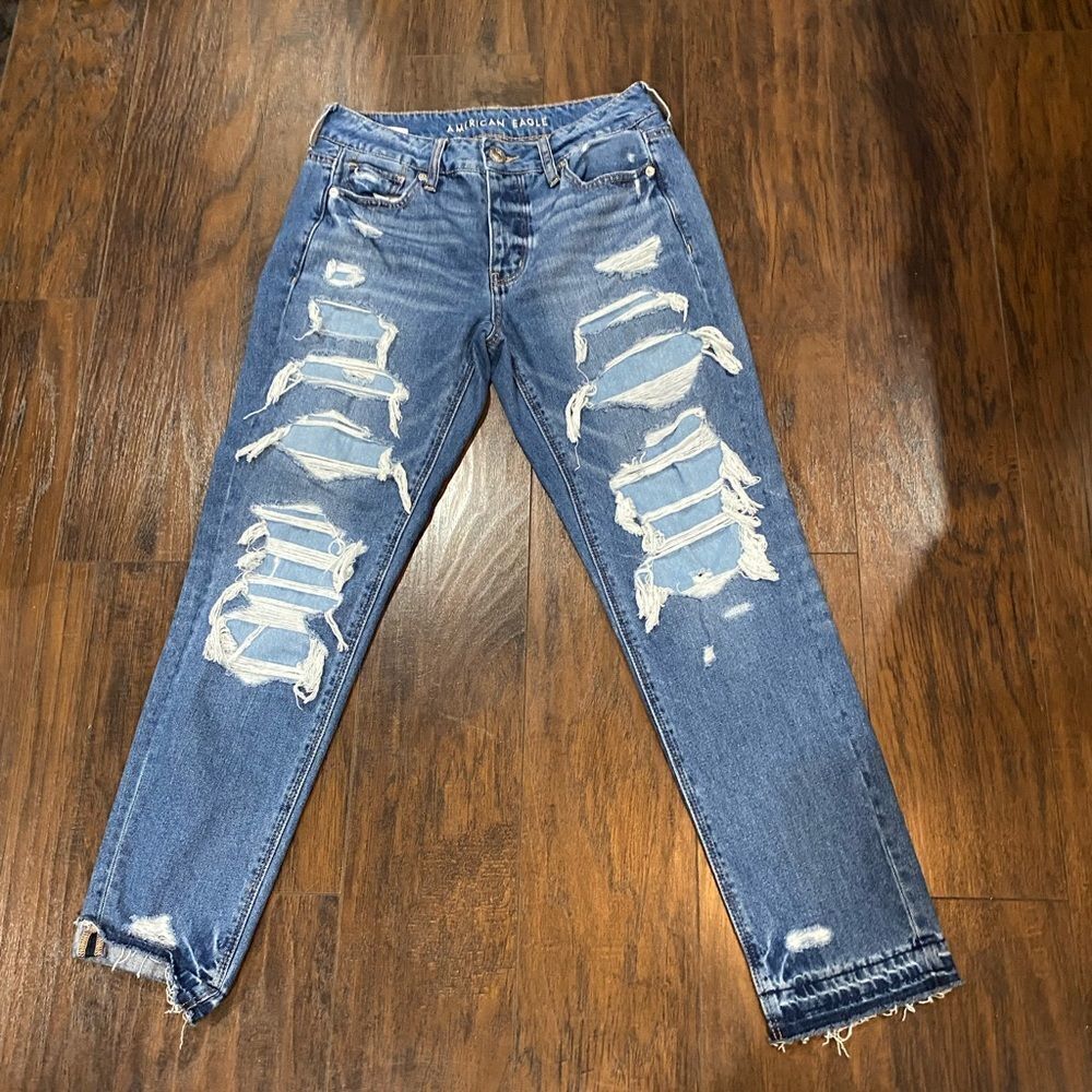 American Eagle tom girl Jeans Distressed Ripped